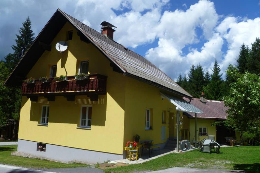 Gemütliches Ferienhaus am Waldrand Tröpolach Exterior foto