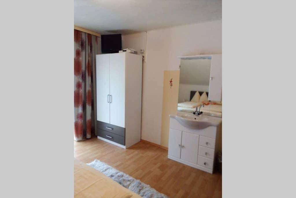 Gemütliches Ferienhaus am Waldrand Tröpolach Exterior foto